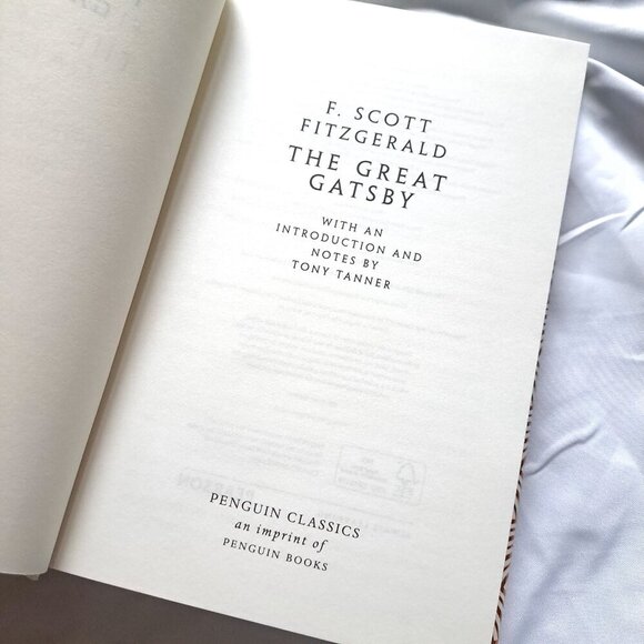 The Great Gatsby by F Scott Fitzgerald Foil Cover Penguin Classics (2011) - Picture 8 of 11